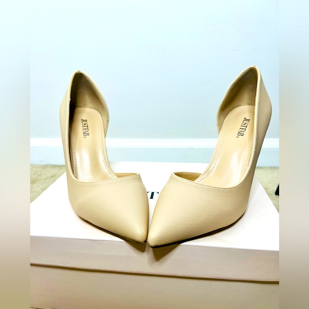 COPY - NWT Warm Beige Pumps size 9